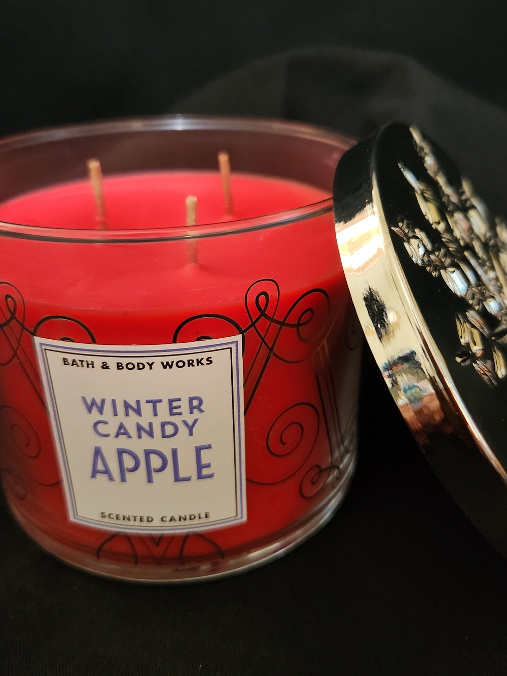Bath & Body Works Winter Candy Apple Candle - Red